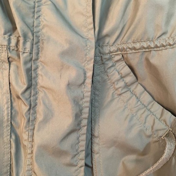 Army Green Windbreaker/Raincoat - Picture 7 of 8